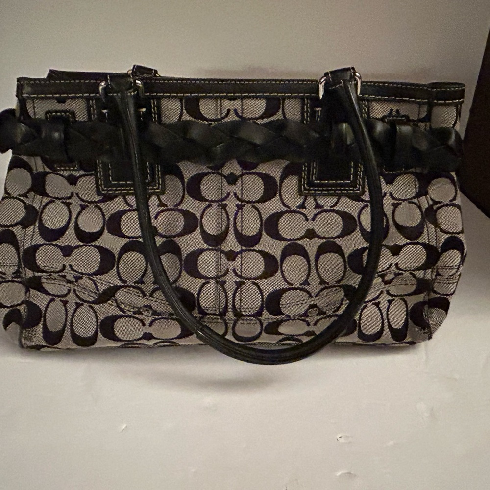 Black coach purse - Picture 3 of 3